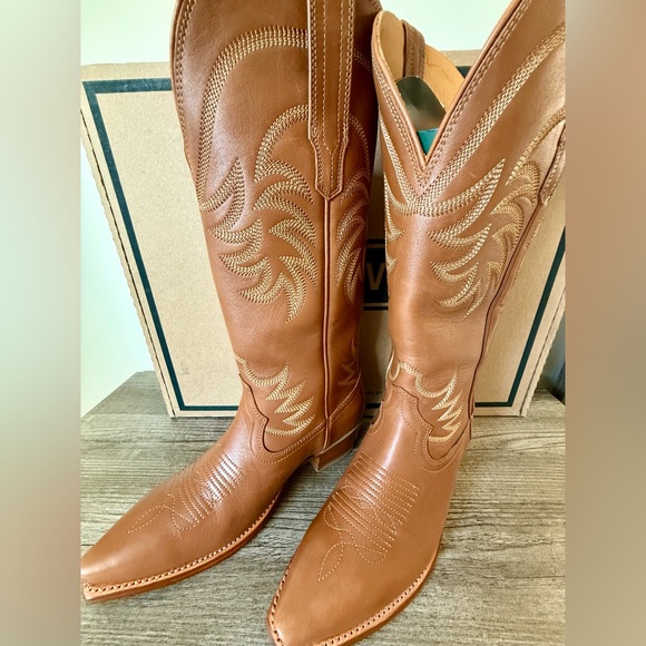 Tecovas Shoes - NEW in original box, never worn Tecovas Annie in Caramel. Size 8